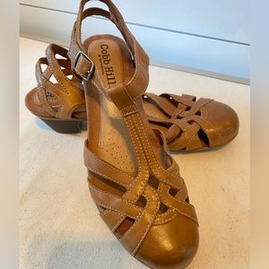 Cobb Hill Aubrey T-Strap short heel, buckle shoe, excellent condition